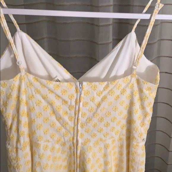 Franchesca’s Floral Yellow Dress - Picture 3 of 3